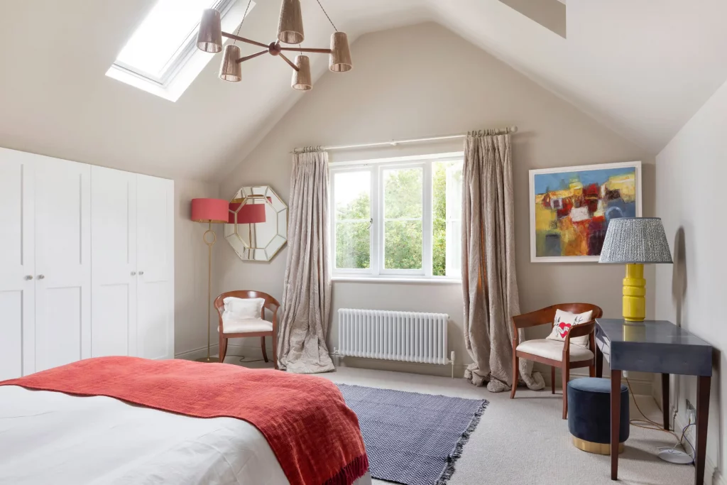 A loft conversion in Oxford to show the high-quality work that Blenford do with their loft and garage conversions. It is a light and airy room with high vaulted ceilings.